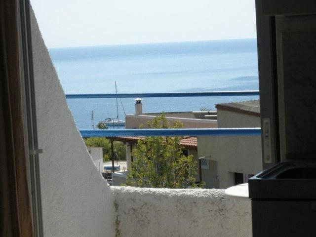 Efrosyni Apartments Agia Marina  Exterior foto